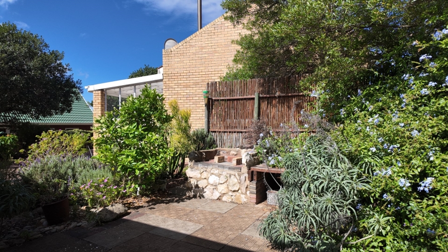 3 Bedroom Property for Sale in Stilbaai Wes Western Cape